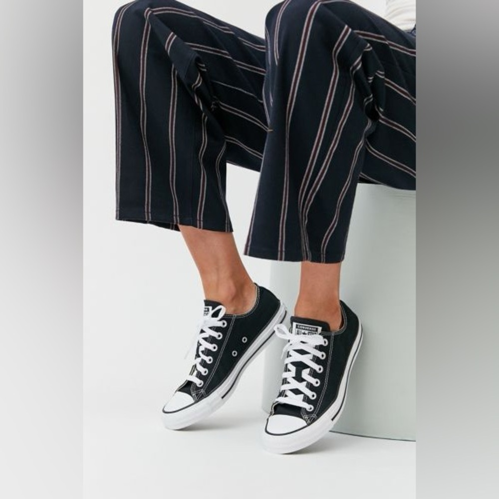 Converse Classic Low Top Sneakers